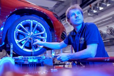 using the GOM TOUCH PROBE on car wheel